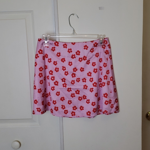 Princess Polly Dresses & Skirts - Princess Polly floral mini skirt
